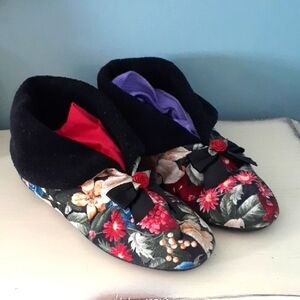 Vintage Velvet Floral Soley Ours House Slippers 🍀